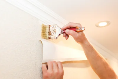 Pose de papier peint à Villers-aux-Nœuds — revêtements muraux et toiles de verre